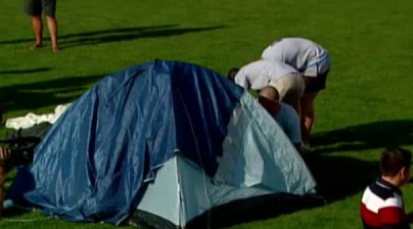 proteste in grozave ti studen ii s au mutat la cort