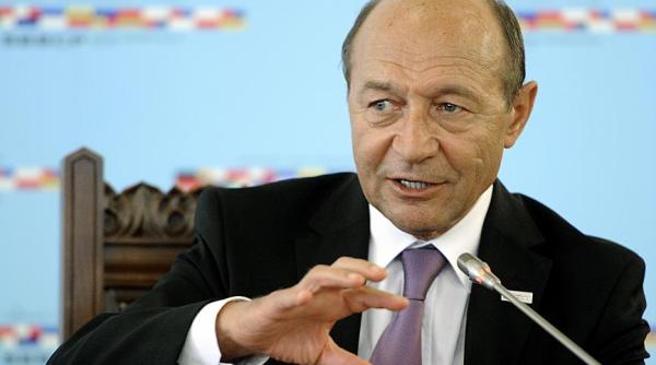 ponta reac ioneaza dupa avertismentele lui basescu