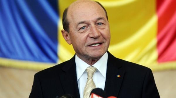 traian basescu parlamentul a fraternizat cu clanul bercea
