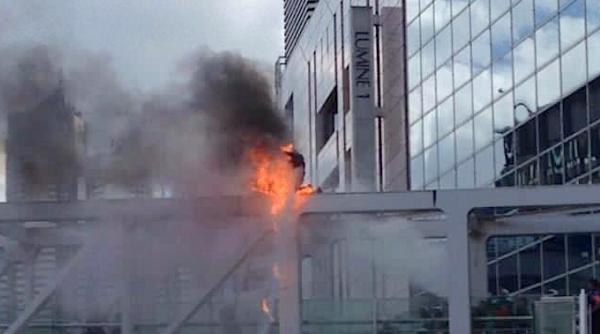 i a dat foc ca protest impotriva inarmarii japoniei