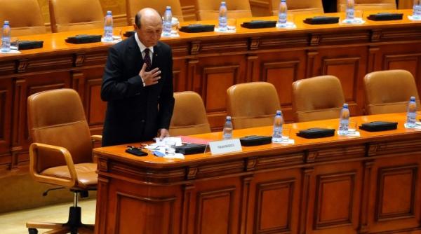 traian basescu dupa doi ani de la suspendare merge in parlament