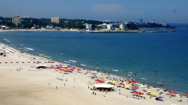 mae apa marii infectata cu virusul hepatic a