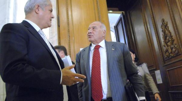 octavian cre u denun ator care ii leaga pe dan voiculescu i adrian nastase