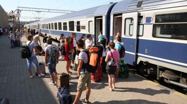 primul tren spre litoral care circula cu 160 km h a parcurs distan a intr o ora i 55 de minute