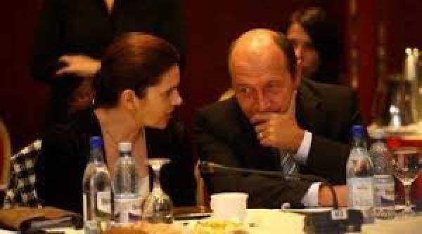 adriana saftoiu il ataca pe traian basescu
