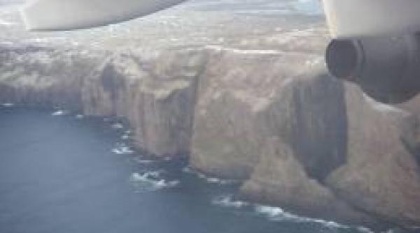 aterizare for ata 300 de pasageri intr o baza militara abandonata