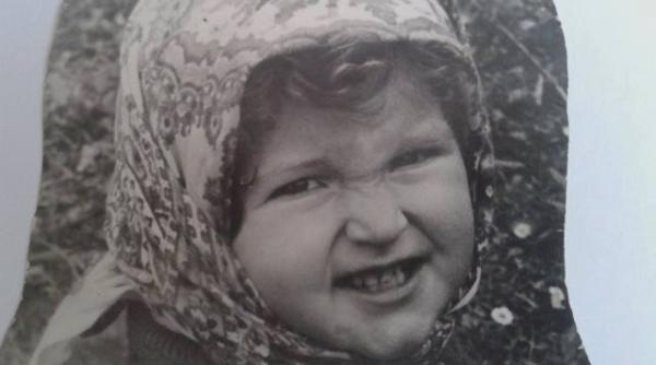 dana grecu in copilarie eu a a m am nascut incruntata