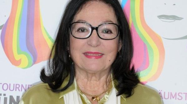 nana mouskouri pe scena la 80 de ani