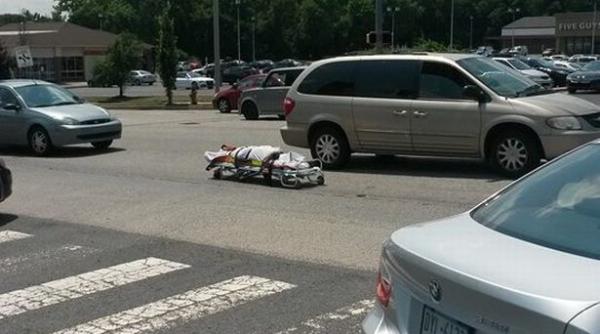 foto oc le a cazut mortul in drum