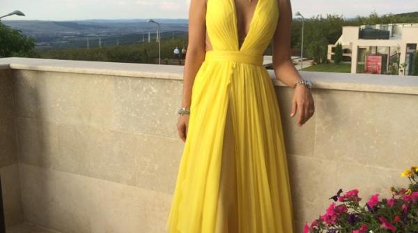 alessandra stoicescu apari ie eleganta intr o rochie superba