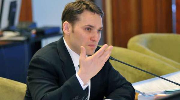 dan ova lamure te statutul documentelor mutate de traian basescu