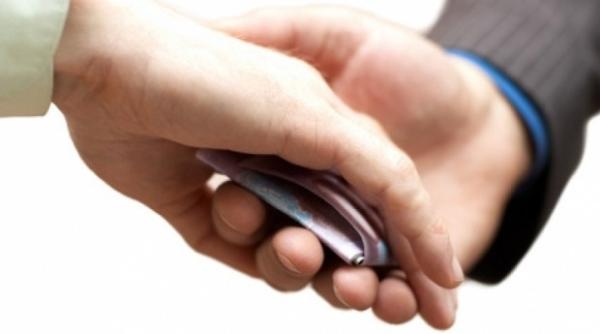 prodecanul facultatii de finante banci din ase arestat preventiv