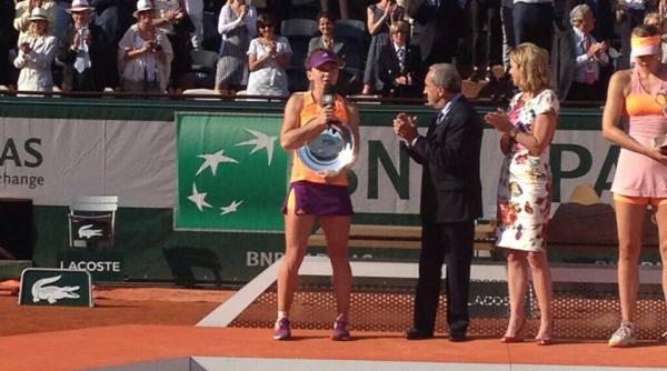 simona halep a cucerit turcia sesiune de autografe i fotografii in vacan a