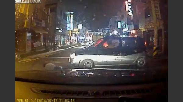 barbat lovit de ma ina in timp ce incerca sa insceneze un accident