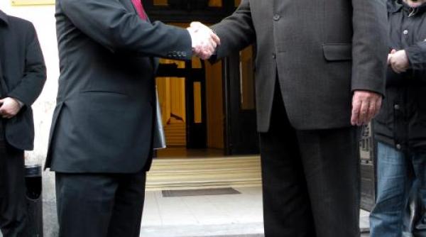 dan ova iohannis este un emil boc mai inalt