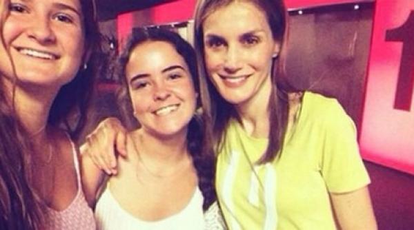 reginei letizia selfie prietenos in cinematograf