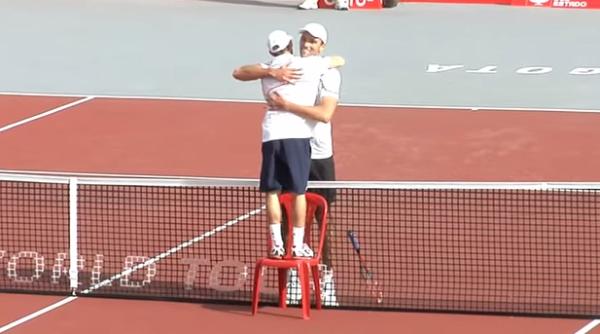 dudi sela urcat pe scaun pentru a i felicita adversarul croatul ivo kralovici