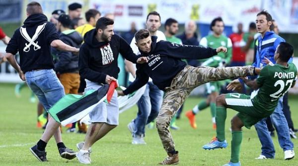 bataie pe terenul de fotbal jucatorii israelieni ataca i de pro palestinieni