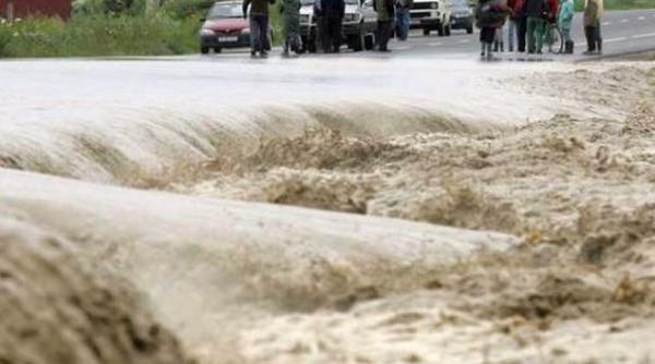 cod portocaliu de inundatii in opt judete