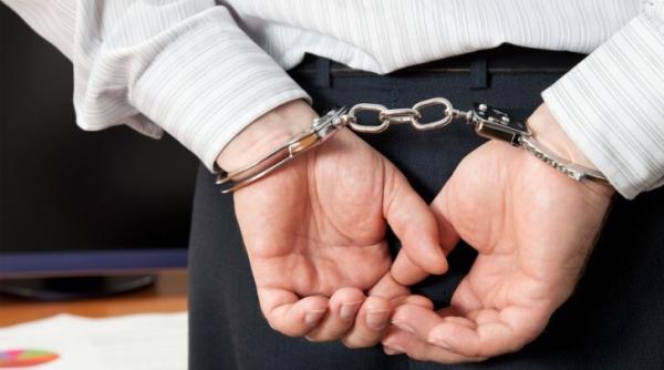 dna procuror din vaslui retinut pentru trafic de influenta