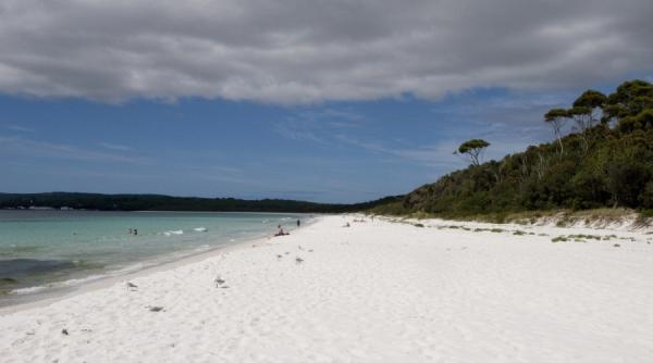 plaja cu cel mai alb nisip din lume imagini de vis