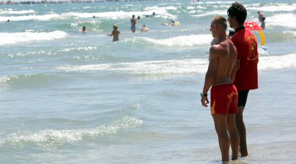 un tata si fetita lui de 5 ani ineca i la mamaia