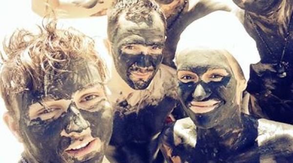 margherita din clejani dezbracata i inconjurata de barba i