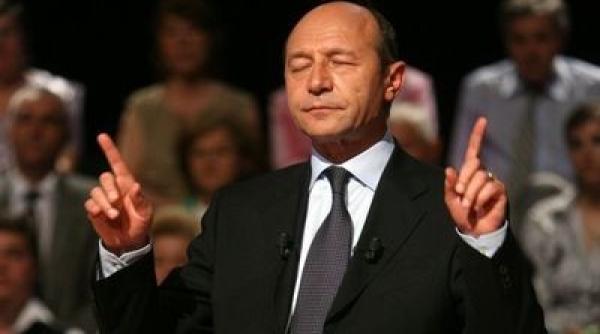 traian basescu amr 100 de zile analiza lui radu tudor