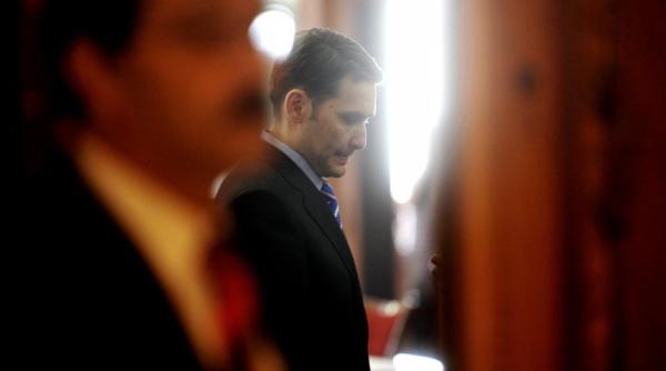 dan ova la dna este urmarit penal