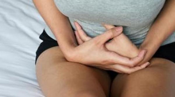 tanara dezvirginata de un medic ginecolog