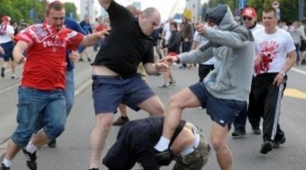 dan sandulescu de la rapid snopit in bataie dupa ce i a lovit iubita video