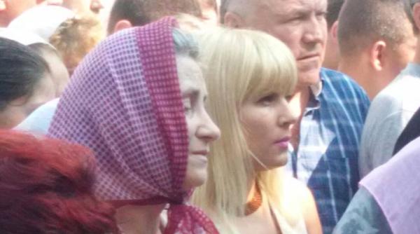 elena udrea la manastirea tismana de sfanta maria