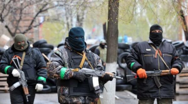 doi romani alaturi de separati tii proru i in estul ucrainei