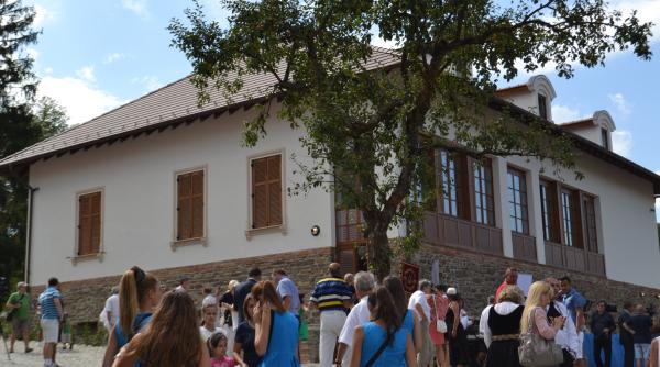 a inceput saptamana haferland fosta casa parohiala cri reconstruita