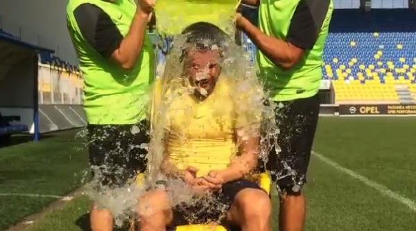 provocarea ice bucket adrian mutu a acceptat sa o faca