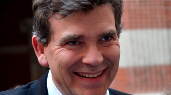 atitudinea ministrului al economiei arnaud montebourd este iresponsabila