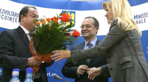 emil boc o sus ine pe elena udrea la preziden iale