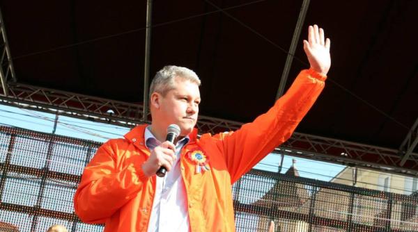 catalin predoiu il suspecteaza pe victor ponta de jocuri privind comisarul european