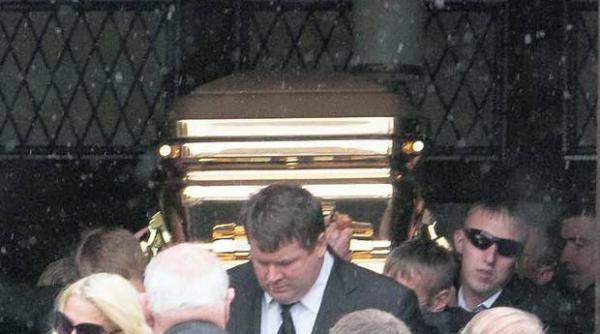 mafiot irlandez inmormantat intr un sicriu de aur