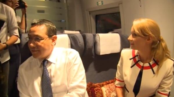 victor ponta surprins la vederea a doi pionieri in china