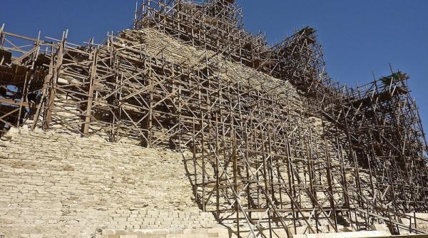 egipt piramida lui djoser in pericol de prabu ire