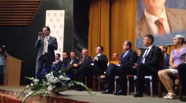 video demen ial cum il face ludovic orban de ras pe klaus iohannis pe scena