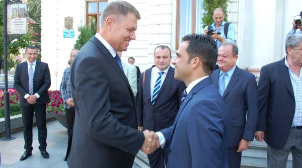 alegeri preziden iale 2014 klaus iohannis i i face campanie electorala ca barack obama i a luat autocar