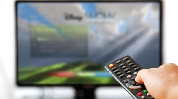 orange i rcs lansare noi posturi tv cna analizeaza