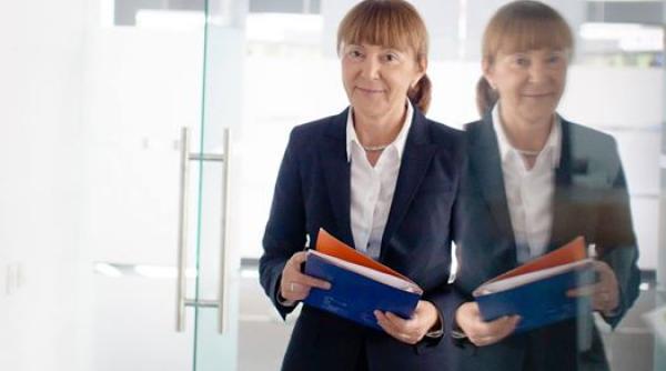 ipoteza oc de ce candideaza monica macovei