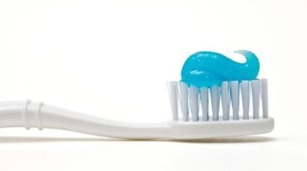 pericol in pasta de din i