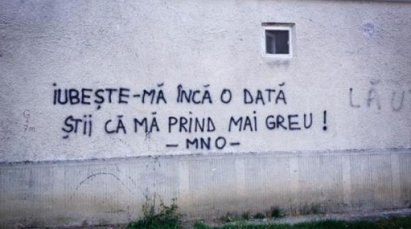 mesaj pe un zid din bistrita viral pe internet