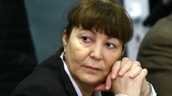ofi er sub acoperire monica macovei gestul lui robert turcescu o provocare pentru un candidat la preziden iale
