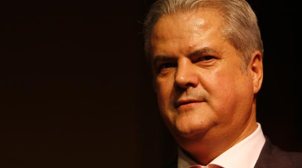 adrian nastase lansare carte in ultimii zece ani a existat un efort masochist de distrugere a partidelor politice