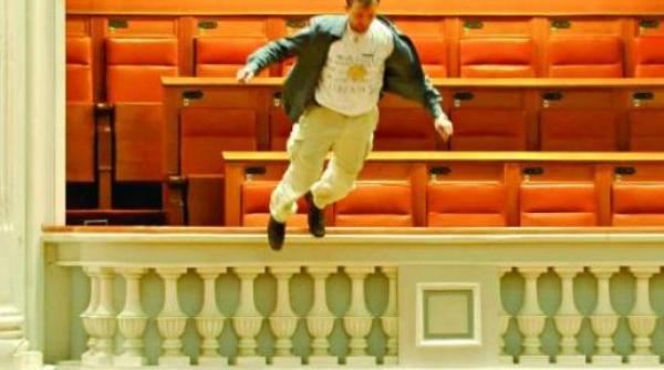 adrian sobaru a intrat cu ma ina in por ile guvernului marius pieleanu trebuie sa fim aten i cu adrian sobaru